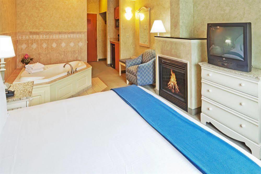 Holiday Inn Express Hotel & Suites Boston - Marlboro By Ihg Hudson Kültér fotó
